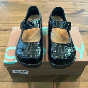 Glolily Mary Women's Professional Comfort Clog Black Croc 8